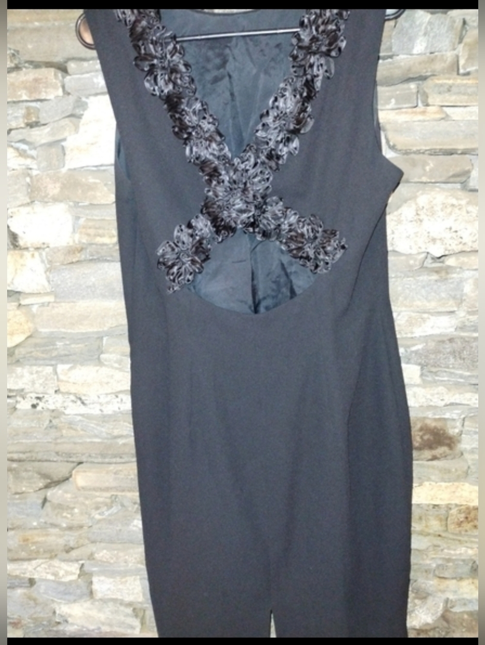 Maggy London by Kenneth Nolan black shift dress with floral applique back